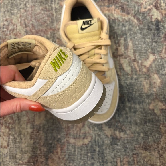 NWT Customized Nike Dunks Tan and White Low-Top Sneakers Size 8 Women’s - Picture 3 of 4